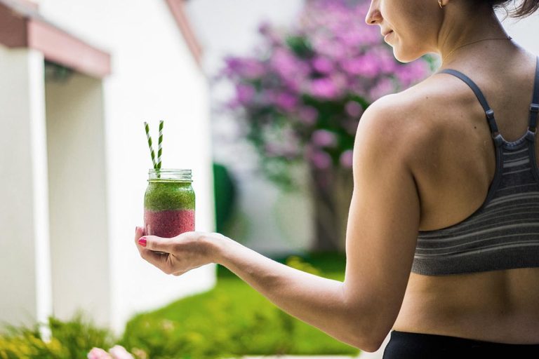 It’s Easy to Be Green: Healthy Recipes for Green Smoothies